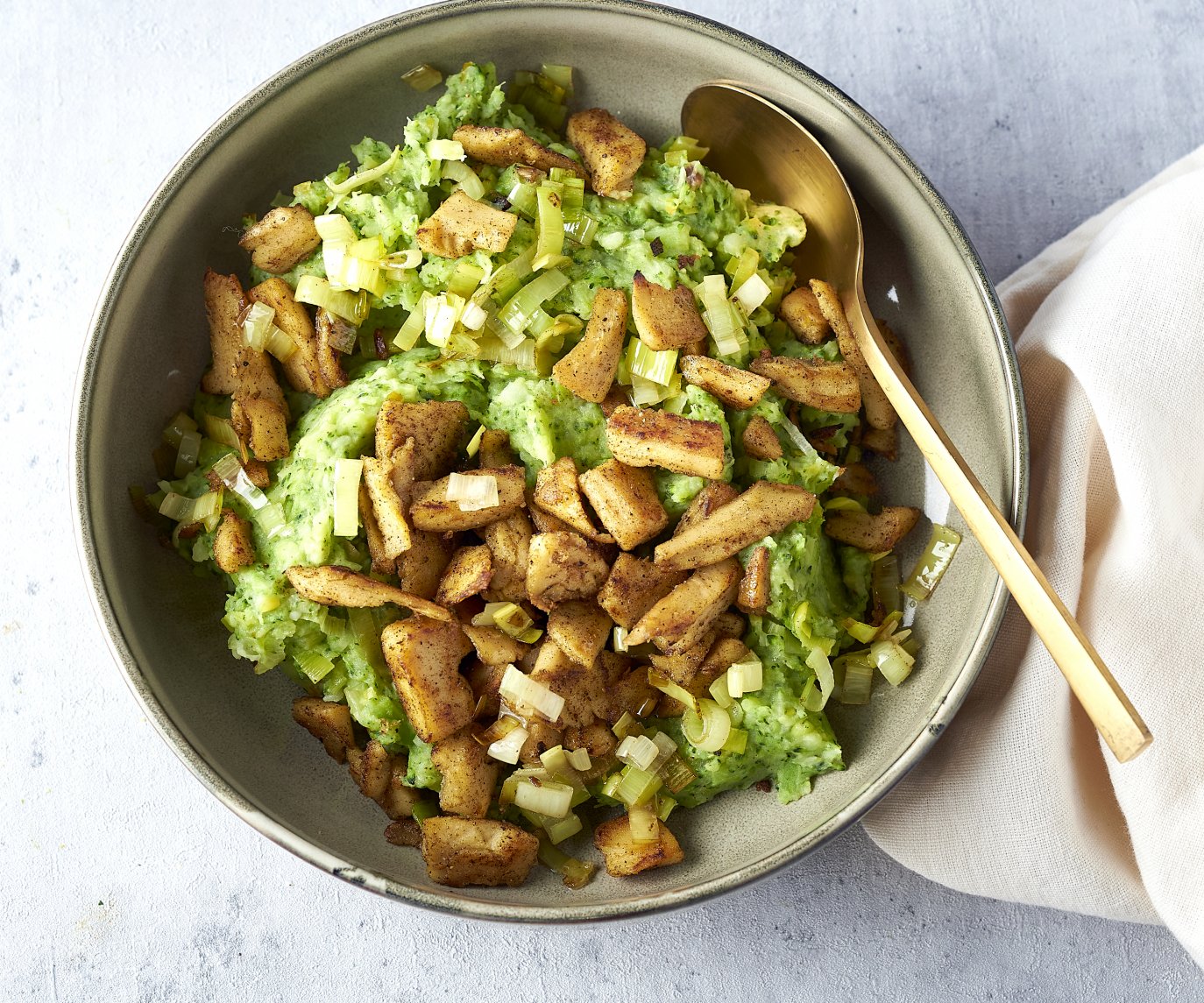 Winterse stamppot met broccoli, prei en vegetarische shoarma